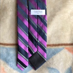 Brilliant Calvin Klein tie